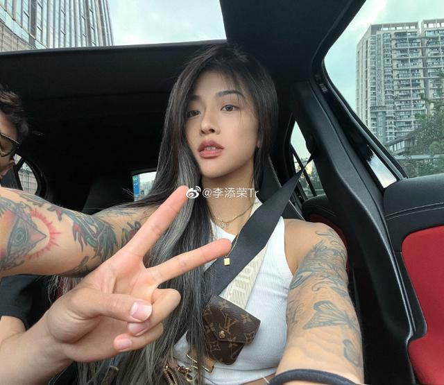 sm紧缚女警双乳