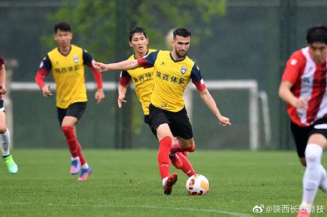 美女把尿口扒开让男人桶